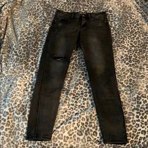 black ripped skinny jeans